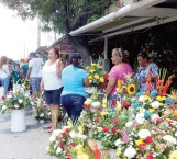 Incrementan ventas de  flores en el Día del Padre en el Mercado de la Flor