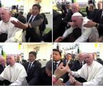 Molesta al Papa entusiasmo excesivo de joven