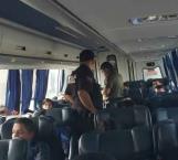 Interceptan a 25 centroamericanos en un Ómnibus