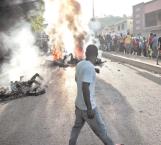 Queman vivos en Haití, a 13 pandilleros