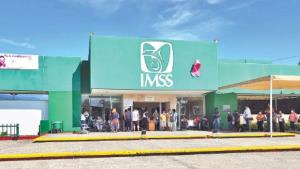 Rehúyen pensionados a consultas en el IMSS