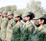 Acuden mujeres al servicio militar