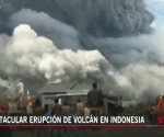 Volcán en erupción provoca la evacuación de miles de personas en Indonesia