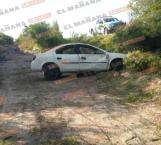 Abandonan auto tras volcar en Viaducto Reynosa