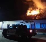 Sofocan incendio policías de Miquihuana