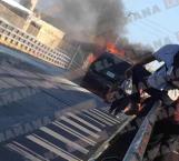 Cierran puente internacional por incendio de vehículo