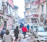 Desesperación por rescate de víctimas tras sismos