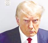 Difunden la foto de Trump fichado en cárcel de EU
