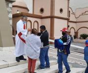 Viven católicos fervor por Domingo de Ramos