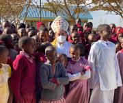 Regresa Obispo de Tampico de misión en Kenia y Tanzania